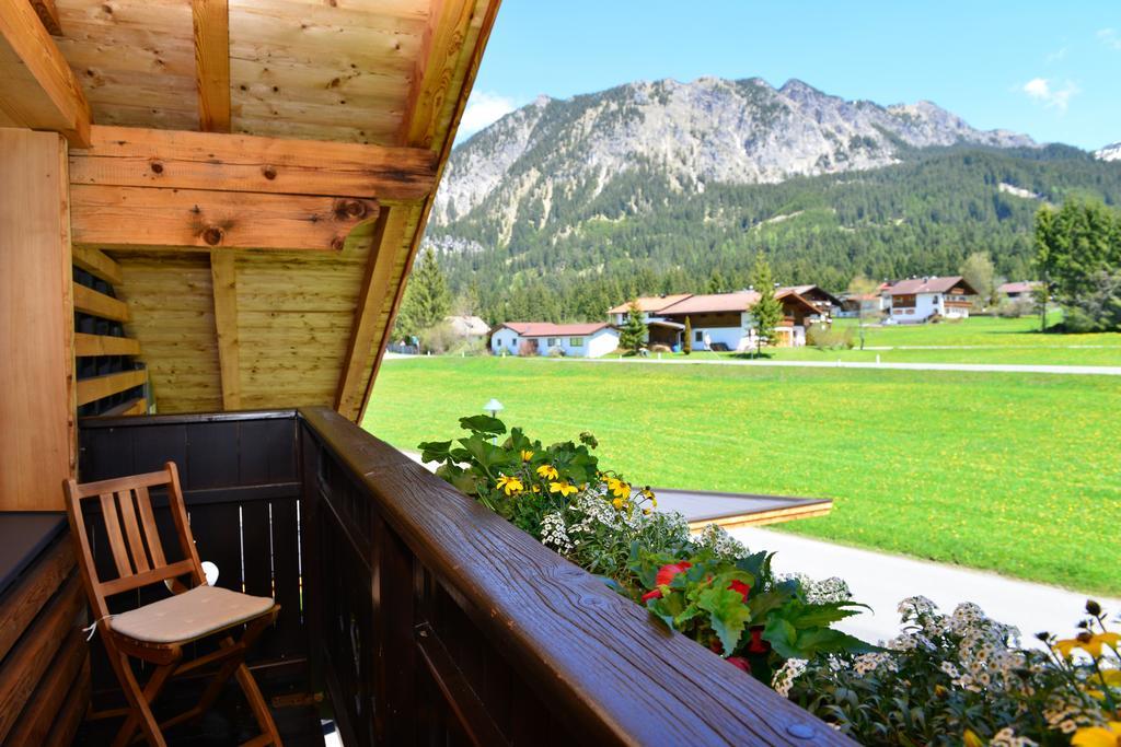 Sonn Alpin - Ferienwohnungen Grän Exterior foto